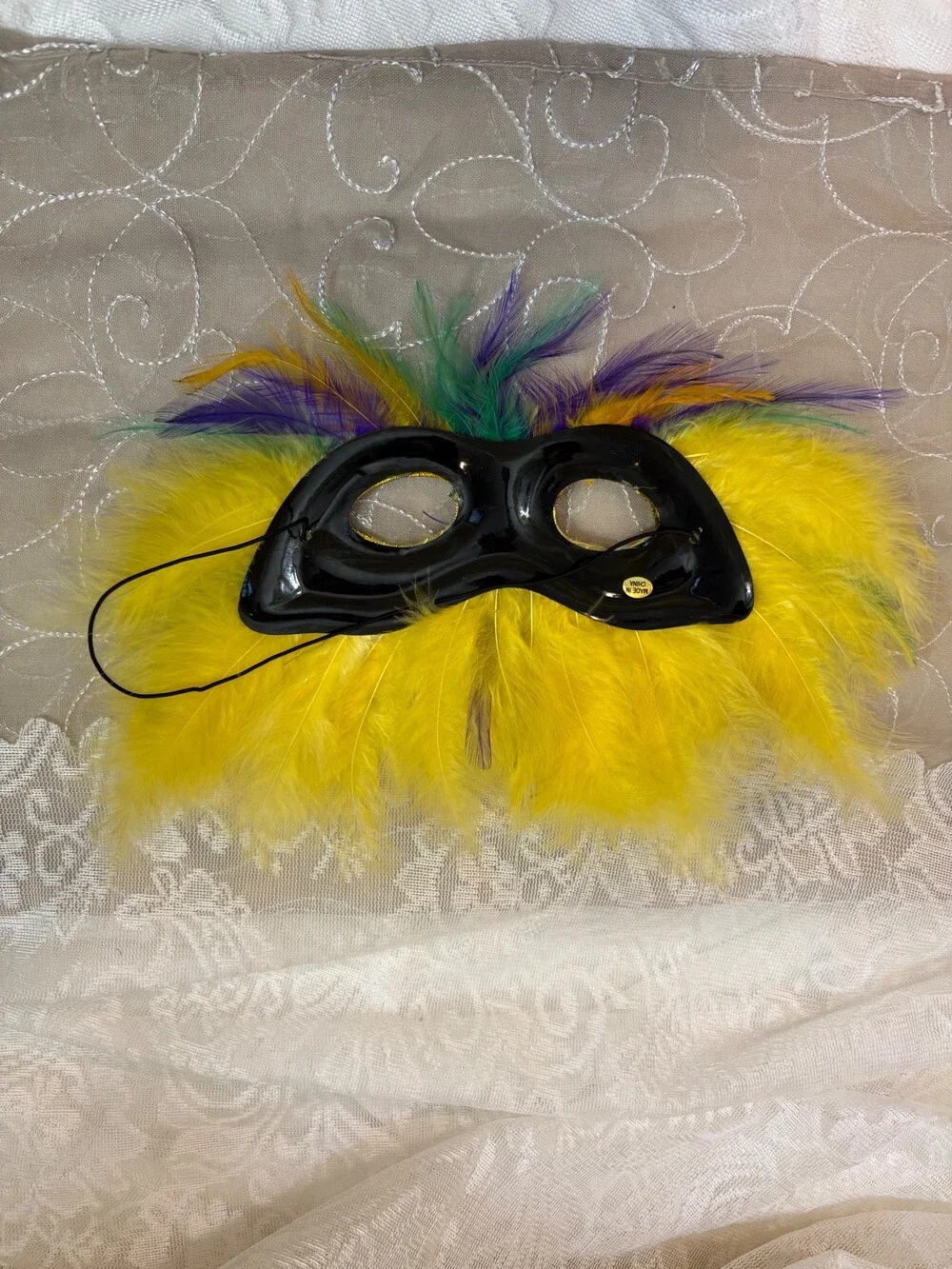 N/A feather mask